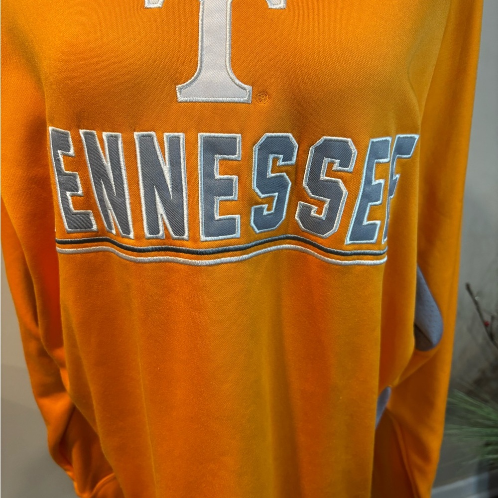 Colosseum Orange and Gray Hoodie Vibrant Design - Picture 4 of 10